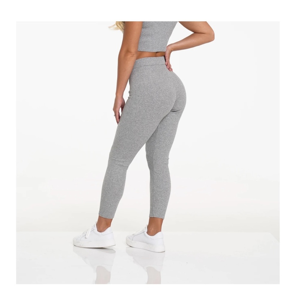 Nvgtn lazy day lounge set
